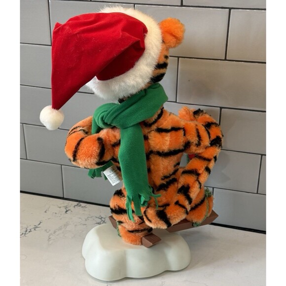 Vtg Telco Disney Pooh Tigger Animated Christmas Motion Skiing Figure Works Video - Picture 11 of 16